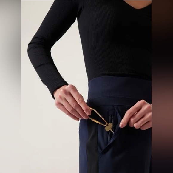 Athleta Venice Colorblock Wide Leg Pant // Navy & Black - Picture 4 of 12